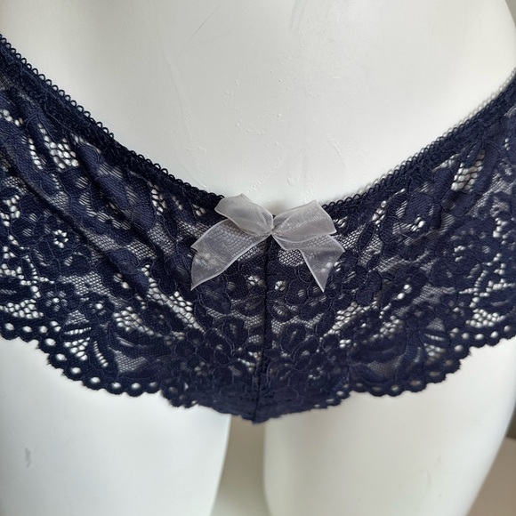 B. Tempted size 38C navy lace bra panty set - Picture 2 of 6